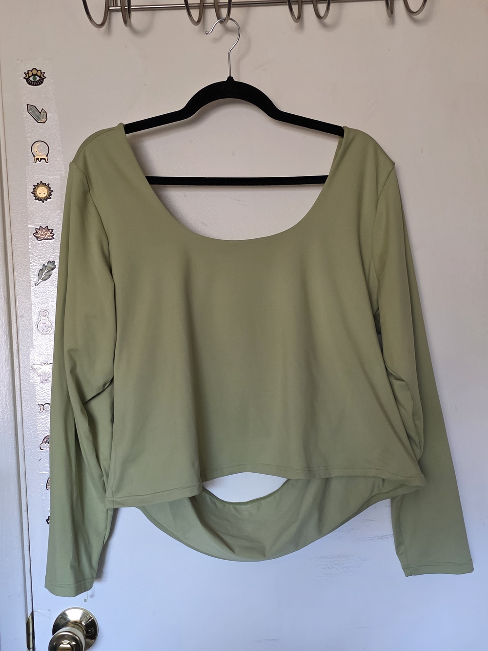 Scoop Neck Long Sleeve Top - Light Sage
